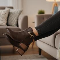 Bota Feminina Cano Curto Beira Rio Salto Baixo Confortável Com Zíper Casual Napa Croco Bota Feminina Cano Curto Beira Rio Salto Baixo Confortável Com Zíper Casual Napa Croco