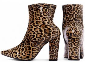 Bota Feminina Cano Curto Salto Alto Grosso Bico Fino 9cm Animal Print Onça EMILY ONLINE