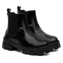 Bota Feminina Cano Curto Tratorada Chelsea Verniz Elástico Bota Feminina Cano Curto Tratorada Chelsea Verniz Elástico