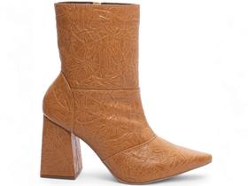 Bota Feminina Caramelo Elegante com Salto Conforto Estilosa