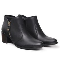 Bota Feminina Carol Couro Cano Curto Preto