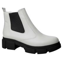 Bota Feminina Chelsea Calce Fácil Tratorado Off White Preto Quiz 63-1898-13