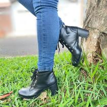Bota Feminina Coturno Sola Tratorada Com Saltinho Cano Médio