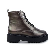 Bota Feminina Cravo e Canela Cano Baixo Prata Pewter 165501 Bota Feminina Cravo e Canela Cano Baixo Prata Pewter 165501
