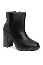 Bota Feminina de Couro Preta com Salto Bloco Alto e Solado Tratorado - Beira Rio Bota Feminina de Couro Preta com Salto Bloco Alto e Solado Tratorado - Beira Rio