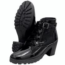 Bota Feminina Fivela Tratorada Bota Preta Feminina Coturno de Salto Tendência Blogueira Ref. 20/150