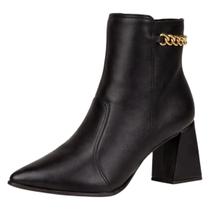 Bota Feminina Leve Salto Bloco Médio Detalhe Corrente Bebece Bota Feminina Leve Salto Bloco Médio Detalhe Corrente Bebece