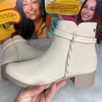Bota Feminina Mississipi Cano Curto Salto Baixo Detalhe Strass Estilosa Bota Feminina Mississipi Cano Curto Salto Baixo Detalhe Strass Estilosa