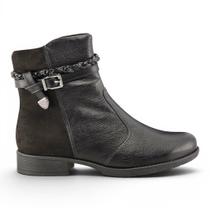 Bota Feminina Piccadilly 653027 Cano Curto com Detalhe em Camurça, Trança, Strass e Fivela Bota Feminina Piccadilly 653027 Cano Curto com Detalhe em Camurça, Trança, Strass e Fivela