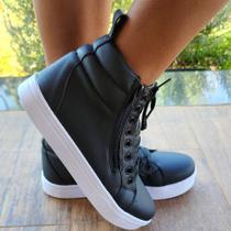 Bota Feminina Preta Estilo Academia Com Solado De Borracha Anti-derrpante. Tenis Feminino Estilo Academia.