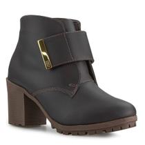 Bota feminina Routine Belt Boot forrada em lã sintética Ref.:23001 Bota feminina Routine Belt Boot forrada em lã sintética Ref.:23001