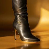 Bota Feminina Slouch Couro Cano Curto Salto Fino Bottero - Preto