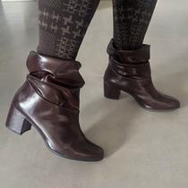 Bota Feminina Slouch Juli Salto Bloco Cano Médio Enrugada