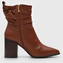 Bota Feminina Slouchy Salto Grosso Bottero - Caramelo Bota Feminina Slouchy Salto Grosso Bottero - Caramelo