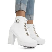 Bota Feminina Tratorada Cano Curto JCL STORE Coturno Salto 9cm Alto Tratorada Fivela Moderna