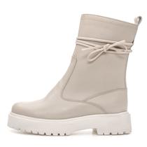 Bota feminina tratorada Pierrô couro legítimo cor off white cano médio