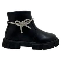 Bota Infantil Tratorada Mini Sua Cia Baby Laço Brilhante Bota Infantil Tratorada Mini Sua Cia Baby Laço Brilhante