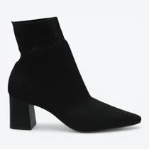 Bota Mariotta Knit Salto Médio Feminina 3013101-01 Cor:PretoTamanho:36 Bota Mariotta Knit Salto Médio Feminina 3013101-01 Cor:PretoTamanho:36