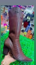 Bota marrom Bota marrom