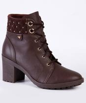 Bota marrom