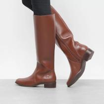 Bota marrom longa