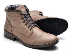 Bota Masculina em Couro Marrom