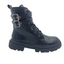 Bota Mini Sua Cia Coturno Tratorado com Fivela Preto 52063 Bota Mini Sua Cia Coturno Tratorado com Fivela Preto 52063