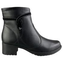 Bota Mississipi Feminina Cano Curto Salto Bloco Baixo Zíper Lateral Original Cor:PretoTamanho:35 Bota Mississipi Feminina Cano Curto Salto Bloco Baixo Zíper Lateral Original Cor:PretoTamanho:35