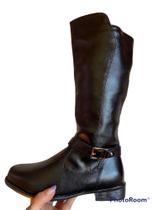 Bota montaria preta cano alto. Bota montaria preta cano alto.