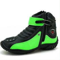 Bota Motociclista Cano Curto em Couro Atron Shoes com Ziper e Detalhe em Recorte