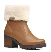 Bota Pegada Feminina em Couro com solado tratorado Bota Pegada Feminina em Couro com solado tratorado