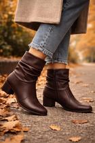 Bota Pegada Feminina Em Couro Pinhão