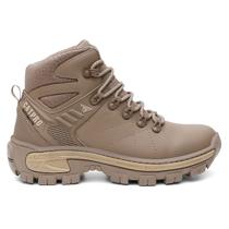 Bota Profissional Masculina em Couro com Forro Antiodor e Cano Médio para Uso Intenso CATPRO