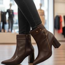 Bota Ramarim Cano Curto Com Zíper Salto Médio Bloco Bota Ramarim Cano Curto Com Zíper Salto Médio Bloco