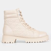 Bota Shoestock Couro Coturno Matelassê Tratorado Feminina Bota Shoestock Couro Coturno Matelassê Tratorado Feminina