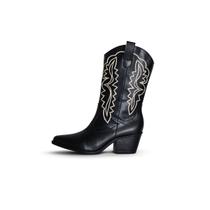 Bota Texana Cano Curto Preta Salto 6cm Com Bordado Country Cor:PretoTamanho:38 Bota Texana Cano Curto Preta Salto 6cm Com Bordado Country Cor:PretoTamanho:38