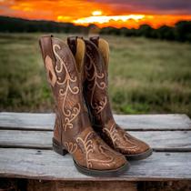 Bota Texana Feminina Goyazes Couro Atlanta Caramelo Bico Quadrado solado Jump Ref: 243201-CJ Bota Texana Feminina Goyazes Couro Atlanta Caramelo Bico Quadrado solado Jump Ref: 243201-CJ