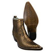 Bota Texana Masculina Vimar Boots Bico Fino Cano Curto Couro Snake Bronze Sola CPLACV001 REF 82038
