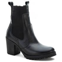 Bota Tratorada Feminina em Couro: Conforto e Estilo Bota Tratorada Feminina em Couro: Conforto e Estilo