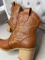 Bota Western cano baixo
