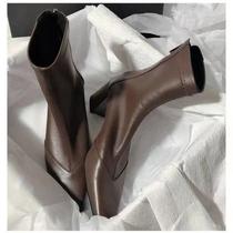 Botas Femininas de Salto Grosso com Zíper - Bico Fino - Outono/Inverno Botas Femininas de Salto Grosso com Zíper - Bico Fino - Outono/Inverno