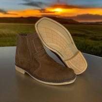 Botina Ártemis de Couro Legitimo Artesanal Unissex Botina Ártemis de Couro Legitimo Artesanal Unissex