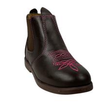 Botina Infantil Juvenil Caminhos da Roça Bico Redondo Com Zíper Couro Látego Café Com Bordado Rosa Ref.KJ067 Botina Infantil Juvenil Caminhos da Roça Bico Redondo Com Zíper Couro Látego Café Com Bordado Rosa Ref.KJ067