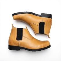 Botina Masculina de Couro Legítimo com Solado de Pneu Ideal para Campo e Uso Urbano Botina Masculina de Couro Legítimo com Solado de Pneu Ideal para Campo e Uso Urbano