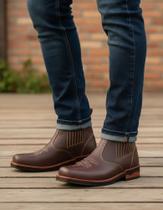 Botinas em couro latego, confortável e leve