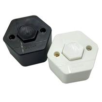 Botoeira Giltar Sobrepor Branco/Preto