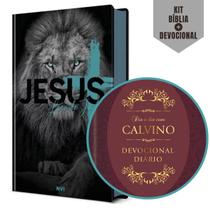 Box Evangélico Com: 1 Bíblia Cristã Leão De Judá NVI + 1 Devocional Diário João Calvino