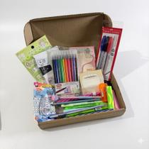 Box Surpresa Papelaria Volta Às Aulas Itens Sortidos P/M/G 12/22/32 ITENS Box Surpresa Papelaria Volta Às Aulas Itens Sortidos P/M/G 12/22/32 ITENS