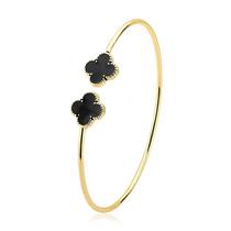 Bracelete Aberto Ajustável com Trevos Pretos Folheado a Ouro 18k