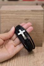Bracelete de 21 cm Aço e Couro com Cruz e Detalhe Trançado Bracelete de 21 cm Aço e Couro com Cruz e Detalhe Trançado
